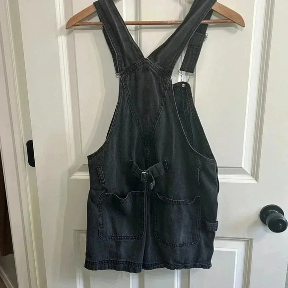 NOBO size 3/5 Juniors black denim overall shorts. GUC. Fits size 14/16 as well - Picture 5 of 8